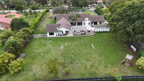 $3,500,000 | 11301 Southwest 95th Street, Miami, FL 33176