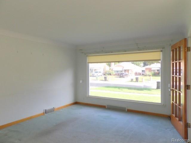 14841 Champaign Road Allen Park, MI 48101 - Photo 11 of 41 11. LARGE PICTURE WINDOW FOR LOTS OF NATURAL LIGHT!