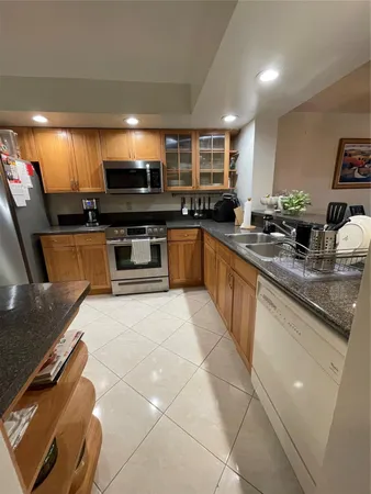 $2,475 | 16141 Blatt Boulevard, Weston, FL 33326