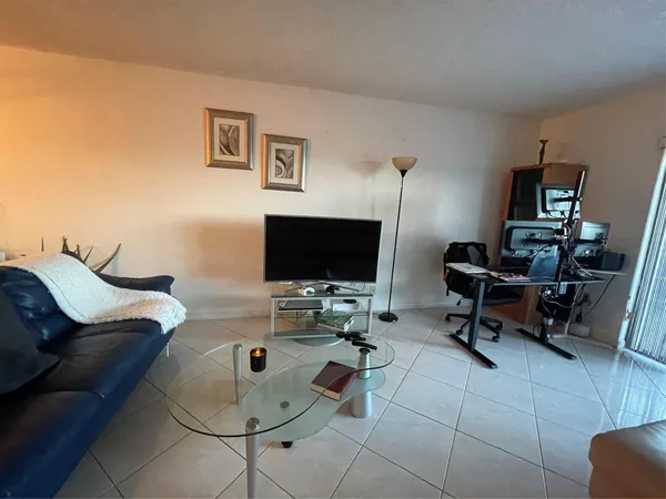 $2,500 | 16141 Blatt Boulevard, Weston, FL 33326