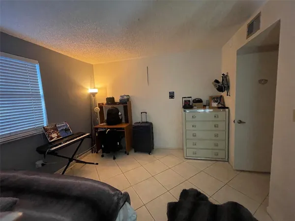 $2,500 | 16141 Blatt Boulevard, Weston, FL 33326