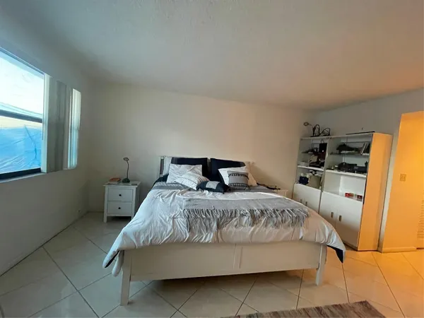 $2,500 | 16141 Blatt Boulevard, Weston, FL 33326
