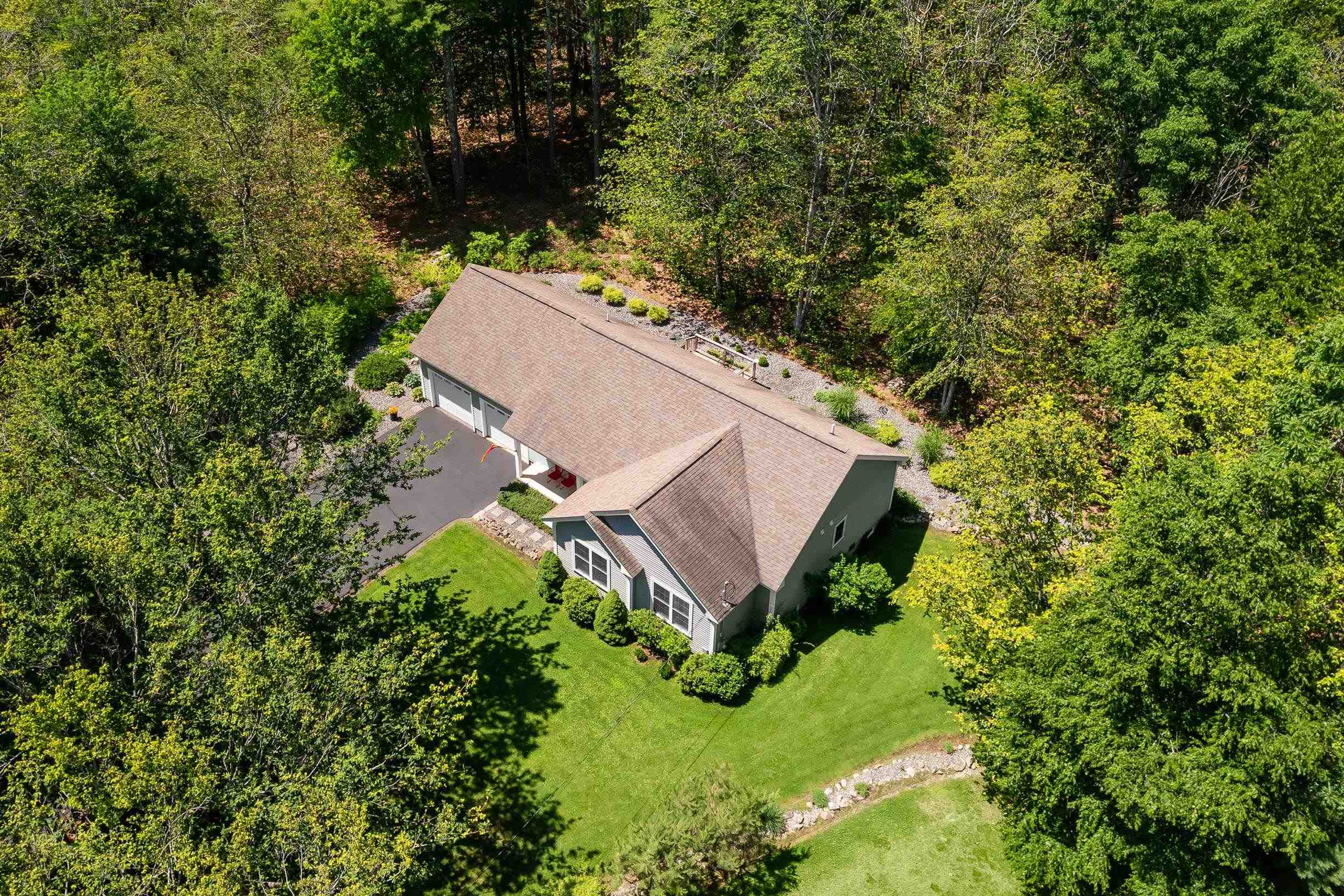 14 North Village Road York, ME 03902 - Photo 3 of 30 Gallery Image 3