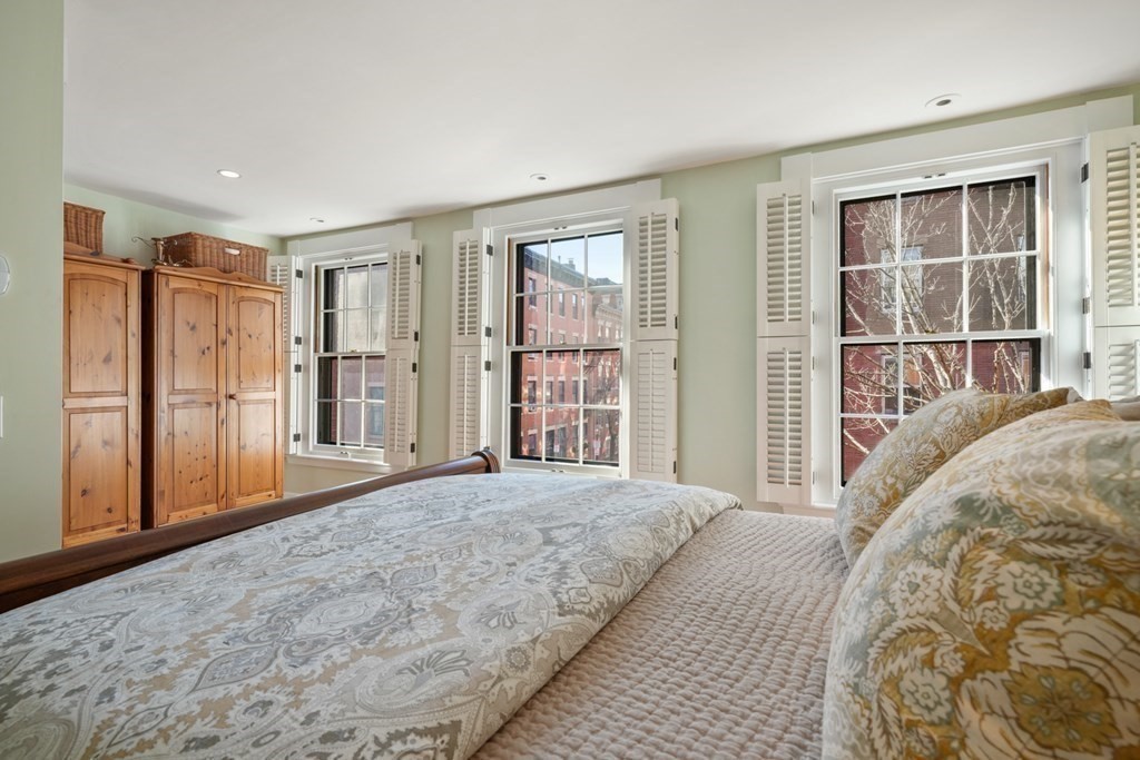 28 Irving Street Boston, MA 02114 - Photo 14 of 34