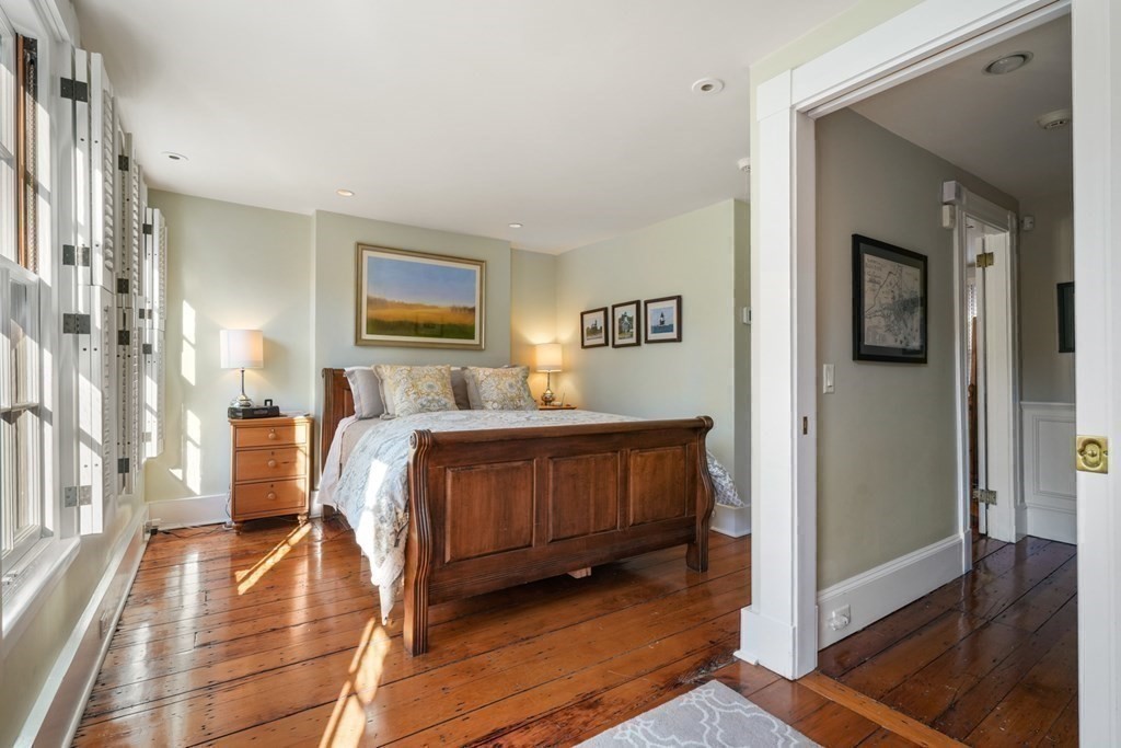 28 Irving Street Boston, MA 02114 - Photo 16 of 34