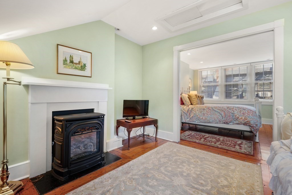 28 Irving Street Boston, MA 02114 - Photo 23 of 34