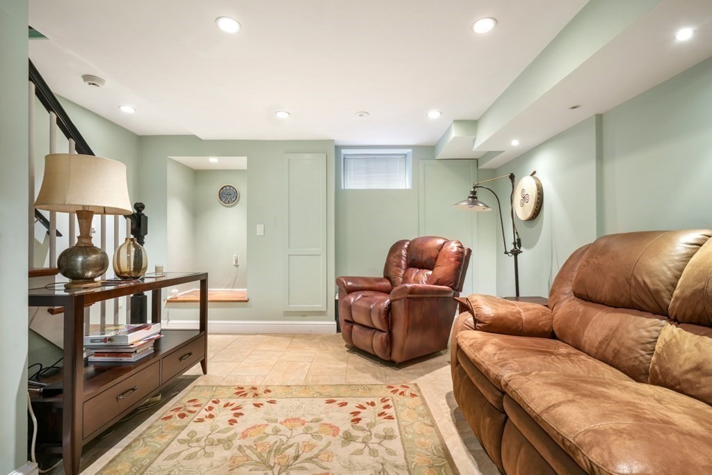 28 Irving Street Boston, MA 02114 - Photo 31 of 34