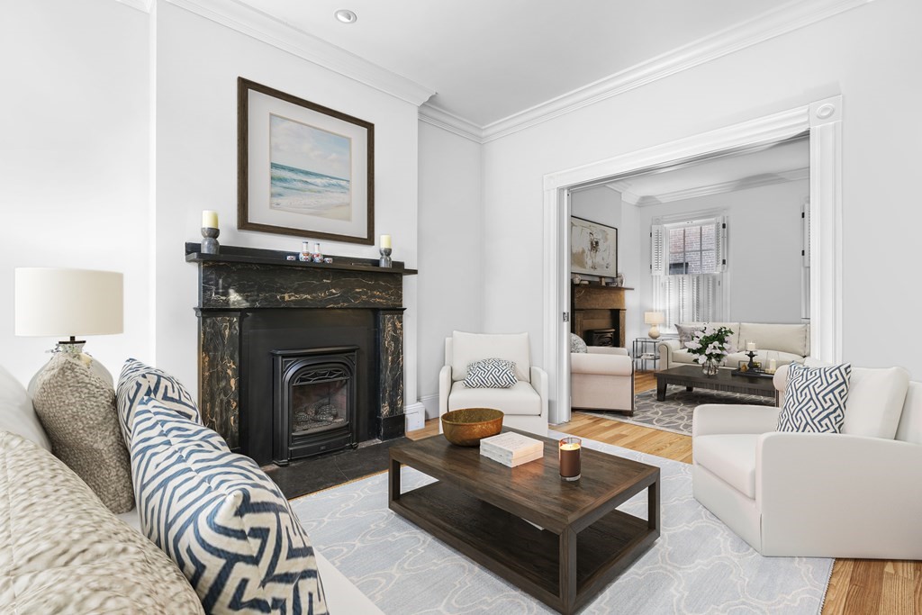 28 Irving Street Boston, MA 02114 - Photo 4 of 34