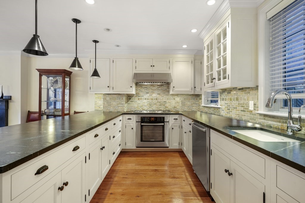 28 Irving Street Boston, MA 02114 - Photo 7 of 34