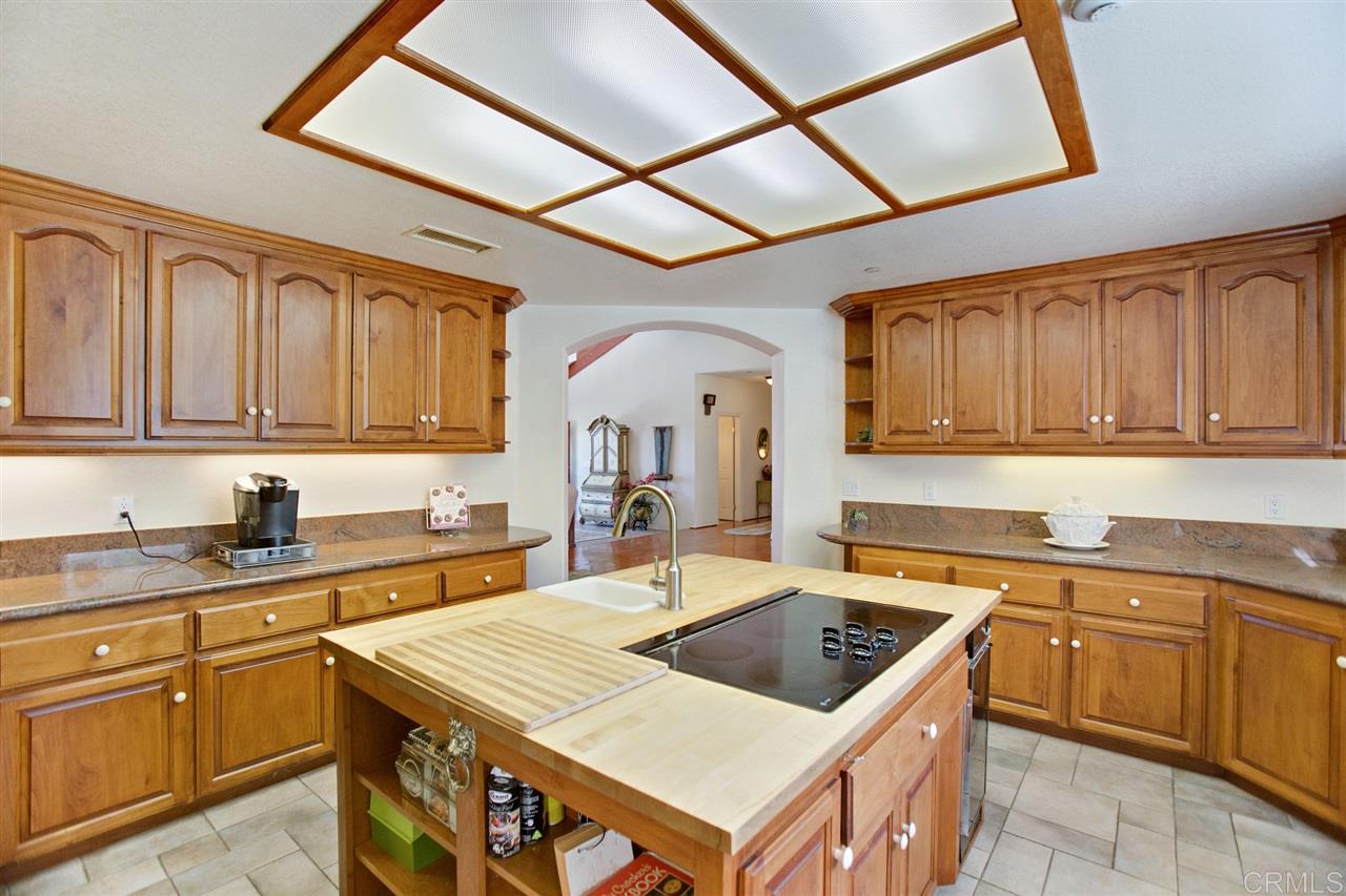 2552 Dos Lomas Fallbrook, CA 92028 - Photo 14 of 25 Gallery Image 14