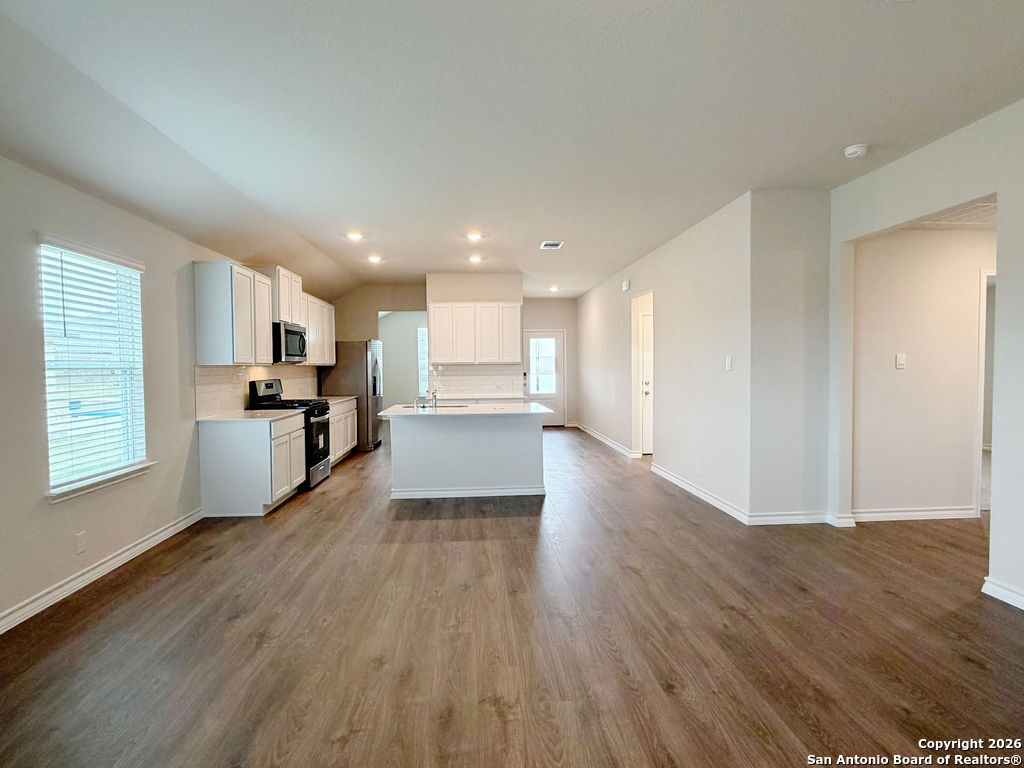 322 Steele Way Cibolo, TX 78108 - Photo 8 of 49