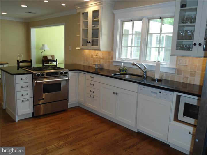 532 Millbrook Road Devon, PA 19333 - Photo 14 of 25 Kitchen