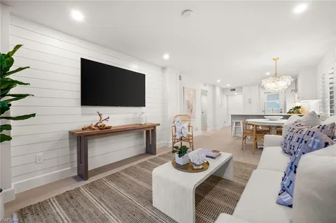 $599,000 | 1300 Gulf Shore Boulevard North, Unit 109, Naples, FL 34102