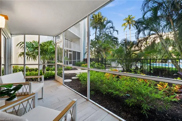 a view of outdoor space yard deck and patio
