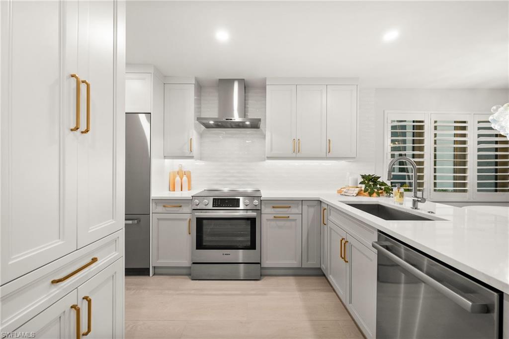 1300 Gulf Shore Boulevard North, Unit 109 Naples, FL 34102 - Photo 5 of 42