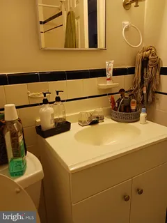 a close view of sink and tap