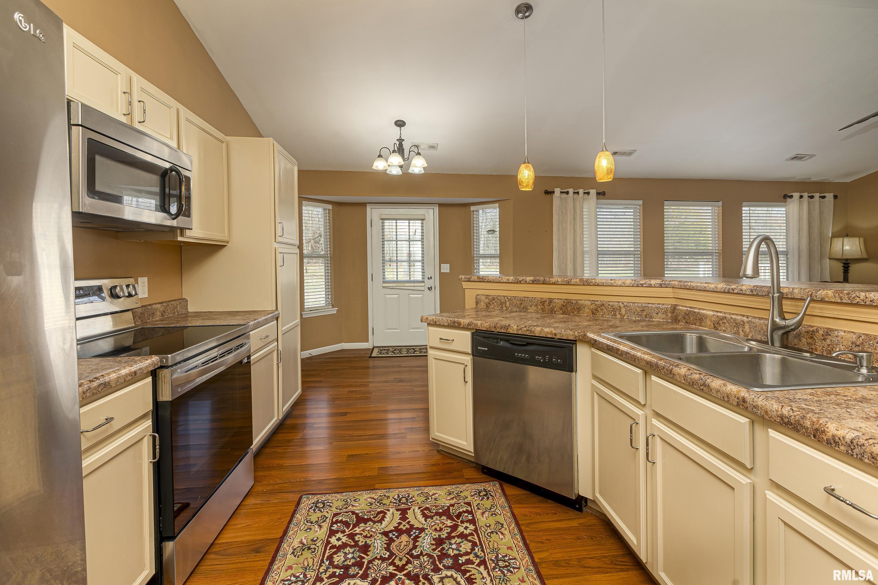 1904 Spring Garden Road Marion, IL 62959 - Photo 9 of 30