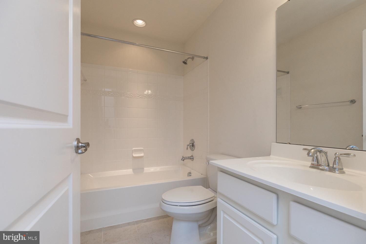 212 Fiesta Drive Stephenson, VA 22656 - Photo 24 of 37 Upper-level full bath