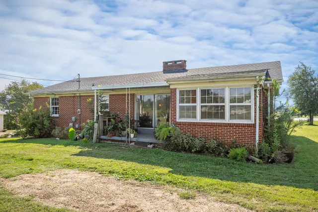 $279,000 | 5048 Manchester Highway, Morrison, TN 37357