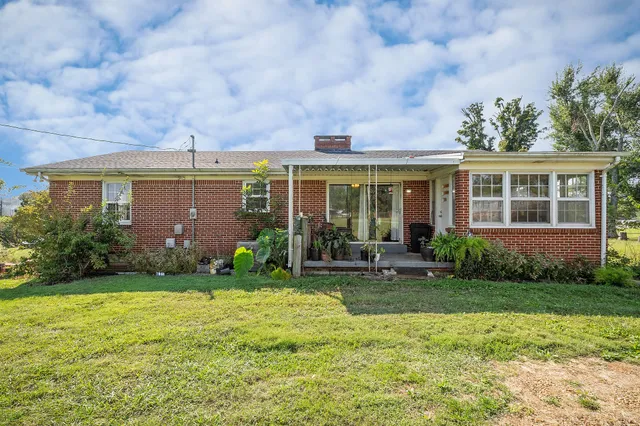 $279,000 | 5048 Manchester Highway, Morrison, TN 37357