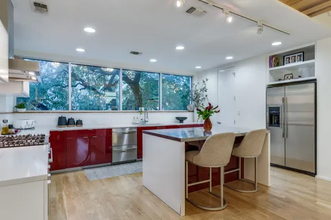 $1,090,000 | 2301 South 5th Street, Unit 5, Austin, TX 78704