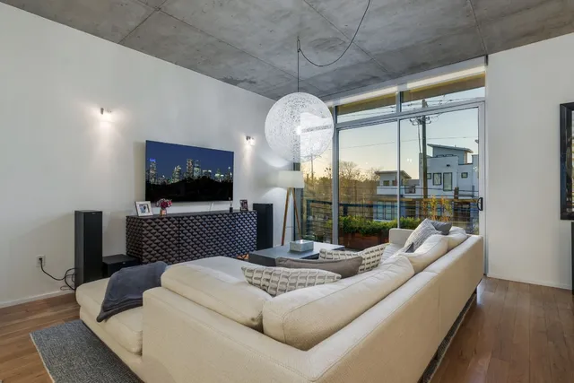 $1,090,000 | 2301 South 5th Street, Unit 5, Austin, TX 78704