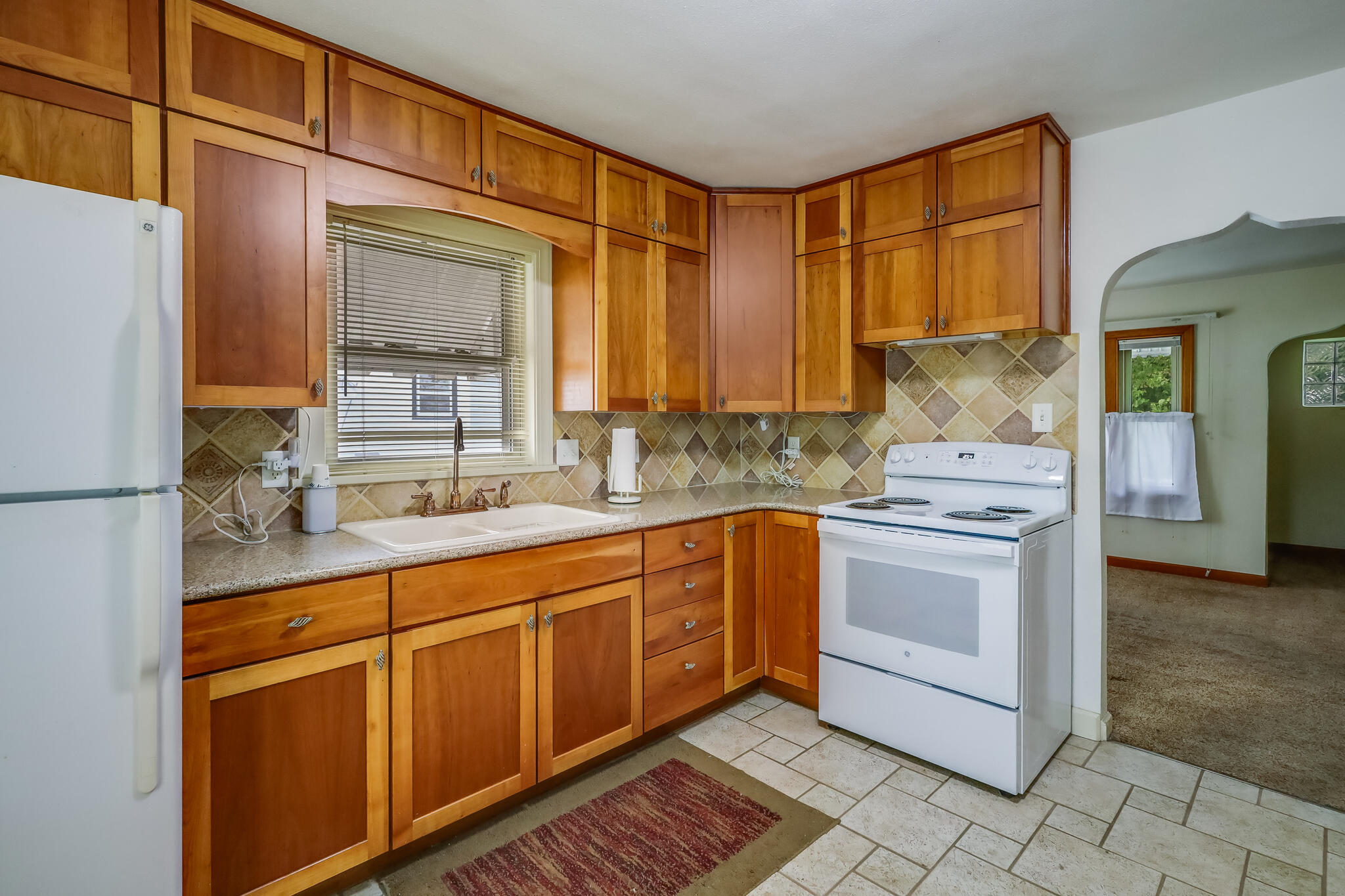 1013 Lowell Street Two Rivers, WI 54241 - Photo 6 of 26 IMG_9815