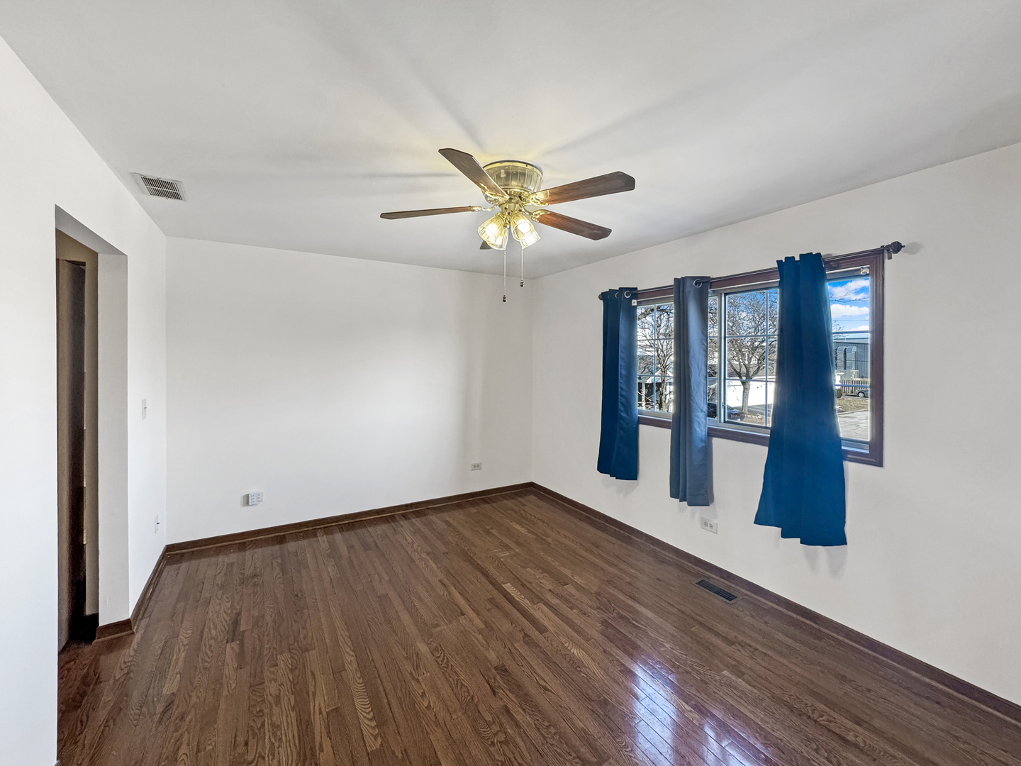 415 Farmbrook Court Romeoville, IL 60446 - Photo 10 of 18 Gallery Image 10