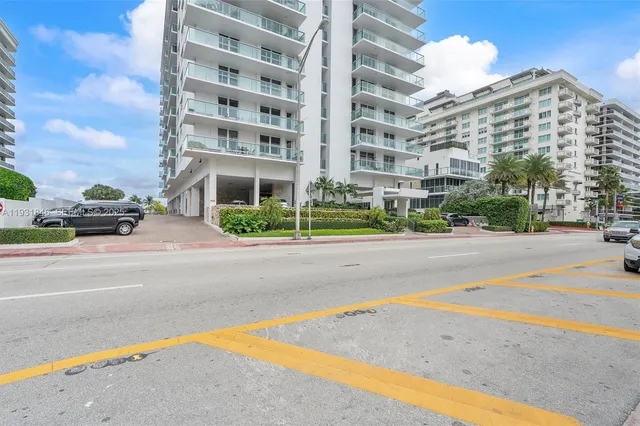 $480,000 | 9511 Collins Avenue, Unit 606, Surfside, FL 33154