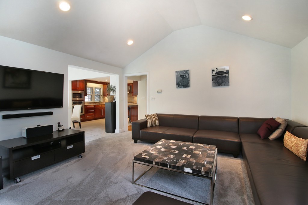 38 Gloucester Road Westwood, MA 02090 - Photo 15 of 26 Gallery Image 15