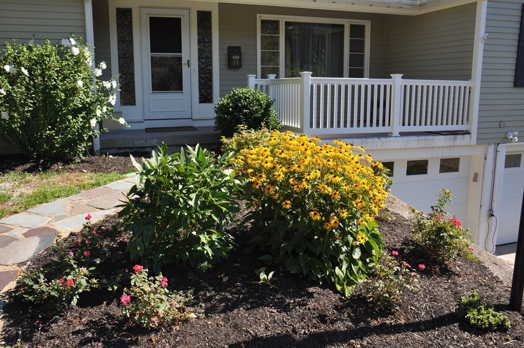38 Gloucester Road Westwood, MA 02090 - Photo 4 of 26 Gallery Image 4
