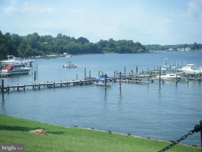 8426 Bay Road Pasadena, MD 21122 - Photo 14 of 16 Community pier