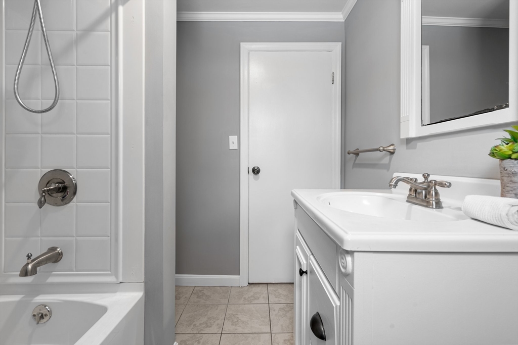 228 Sherman Road Somerset, MA 02726 - Photo 15 of 26 Gallery Image 15
