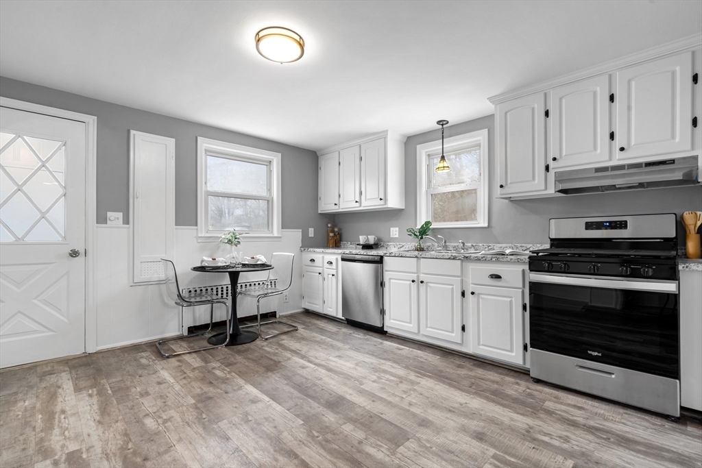 228 Sherman Road Somerset, MA 02726 - Photo 6 of 26 Gallery Image 6