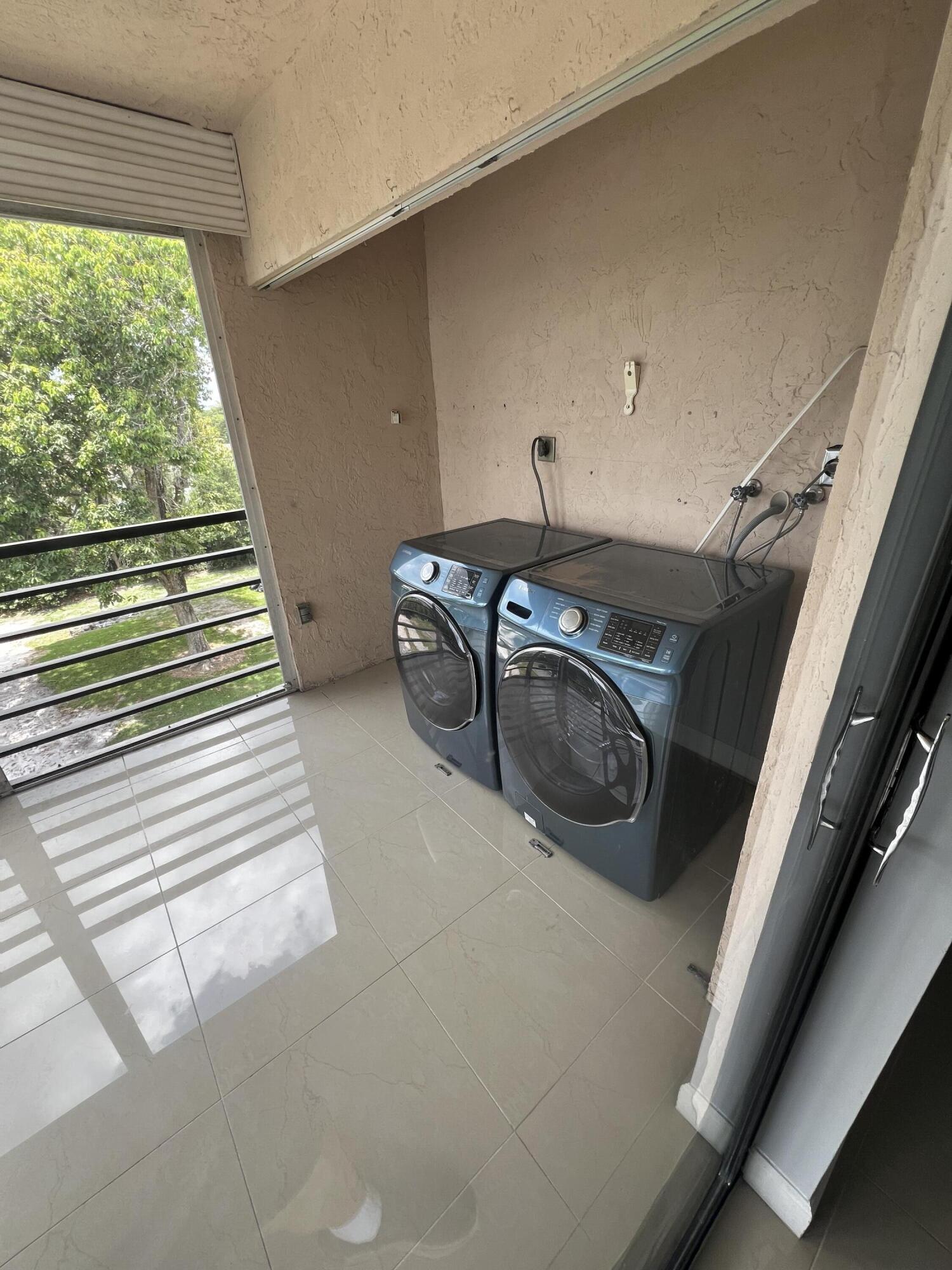 9235 Southwest 8th Street, Unit 503 Boca Raton, FL 33428 - Photo 4 of 11 11