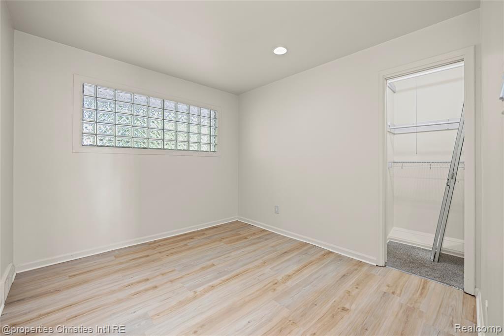 6550 Inkster Road West Bloomfield, MI 48322 - Photo 23 of 39