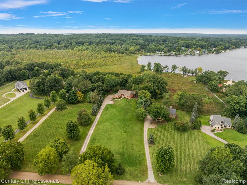12120 Shaffer Road Davisburg, MI 48350 - Photo 7 of 92