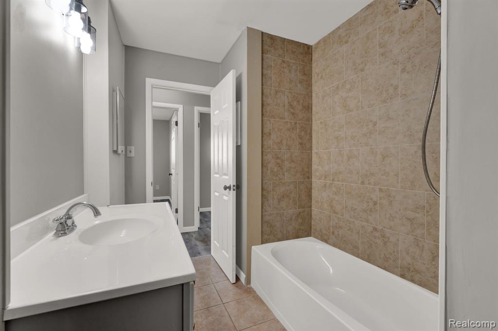 11220 Timken Avenue Warren, MI 48089 - Photo 24 of 36