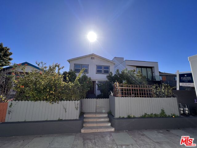 $2,200,000 | 114 Paloma Avenue, Venice, CA 90291