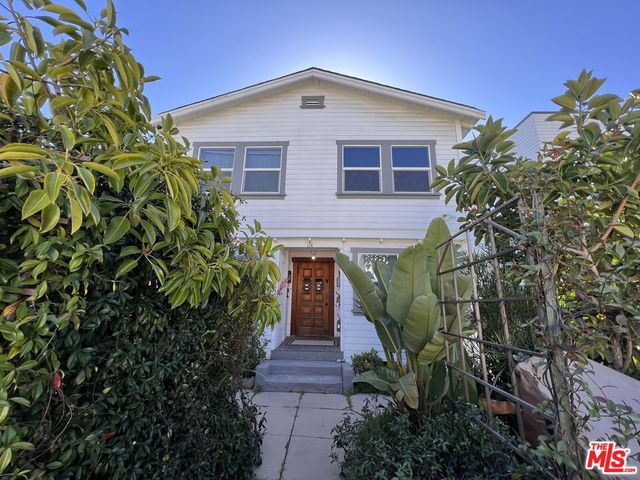 $2,200,000 | 114 Paloma Avenue, Venice, CA 90291