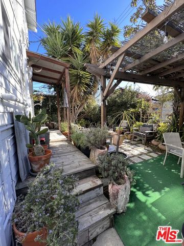 $2,200,000 | 114 Paloma Avenue, Venice, CA 90291