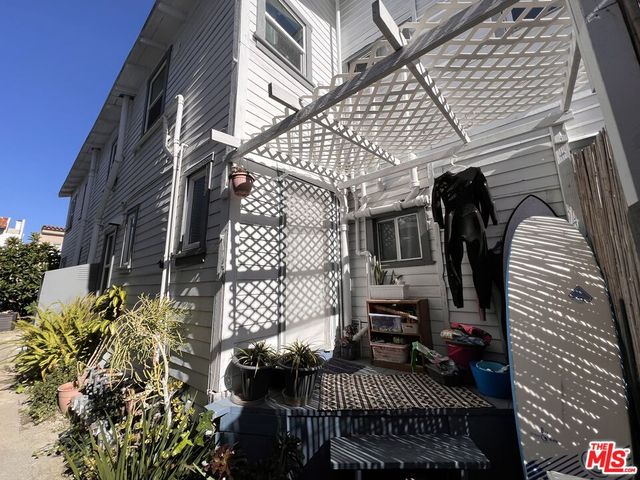 $2,200,000 | 114 Paloma Avenue, Venice, CA 90291