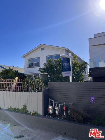 $2,200,000 | 114 Paloma Avenue, Venice, CA 90291