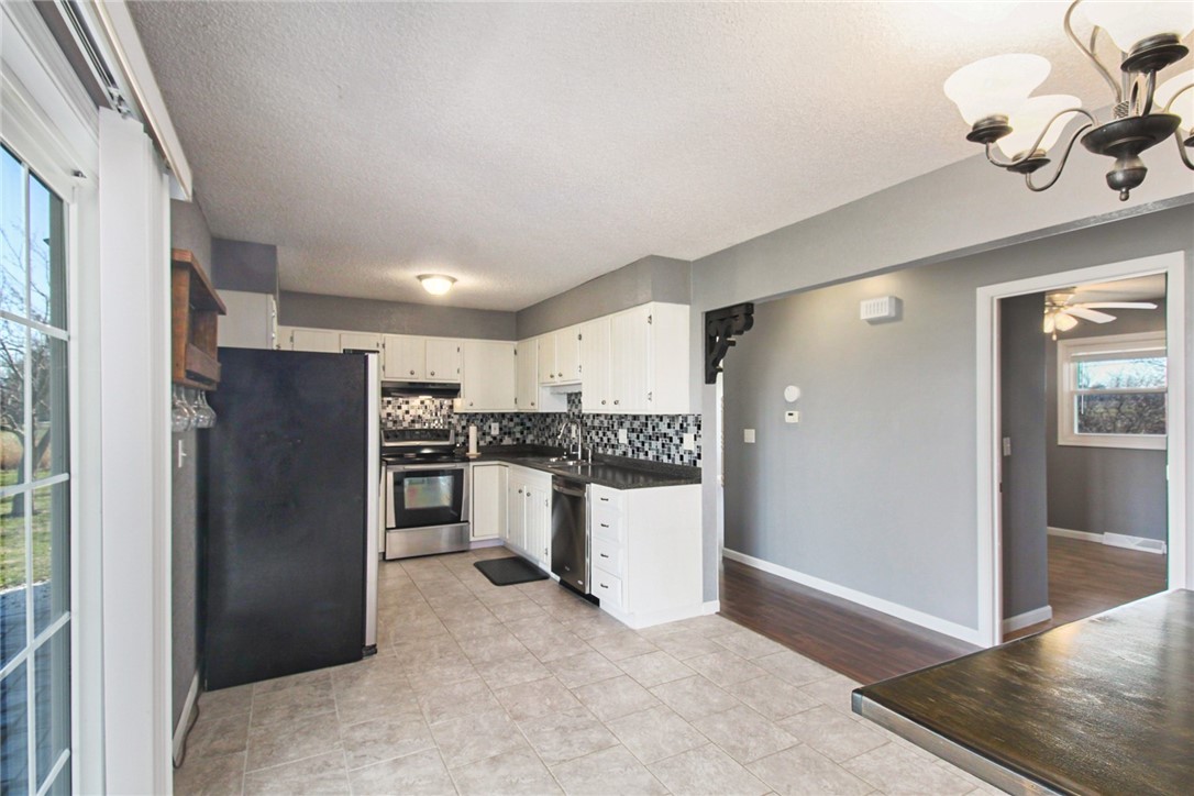 18109 Harrison Street Road Charleston, IL 61920 - Photo 5 of 22 Gallery Image 5