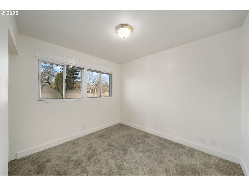 4105 Southeast 76th Avenue Portland, OR 97206 - Photo 23 of 42