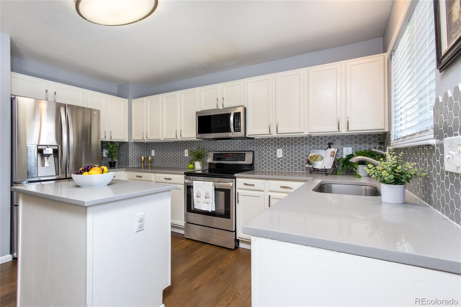 9875 West Castle Ridge Court Highlands Ranch, CO 80129 - Photo 12 of 39 Gallery Image 12