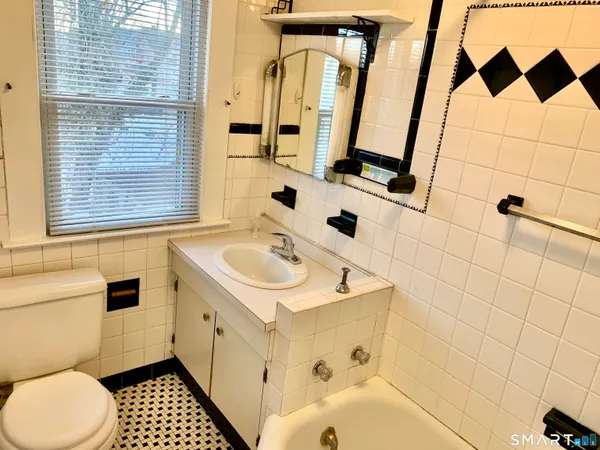 $3,000 | 52 Goffe Terrace, New Haven, CT 06511