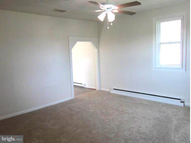 4890 Solomons Island Road Huntingtown, MD 20639 - Photo 5 of 24 Living Room