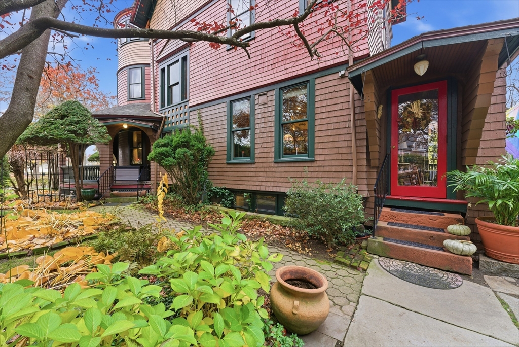 1176 Worthington Street Springfield, MA 01109 - Photo 38 of 42