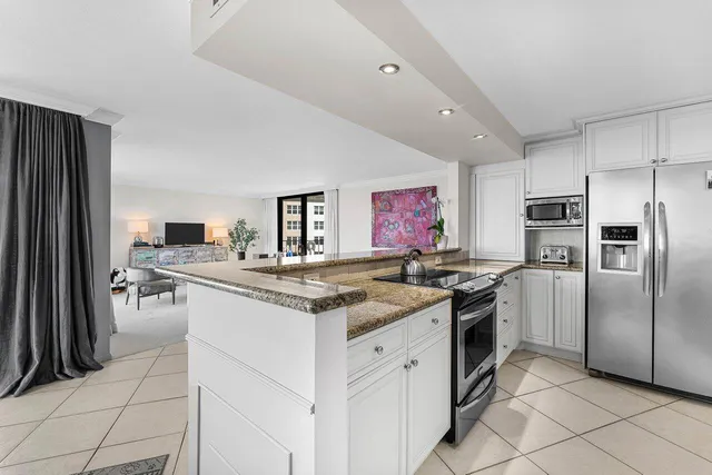 $6,500 | 5420 North Ocean Drive, Unit 1605, Singer Island, FL 33404